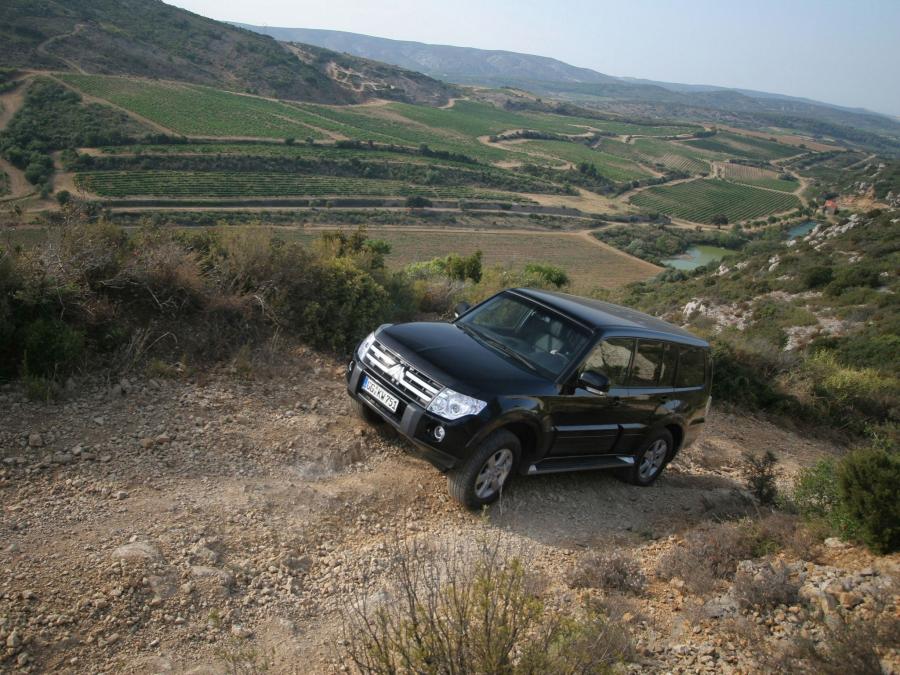  Mitsubishi Pajero 5-Door 2006 года  (фото 34 из 38)
